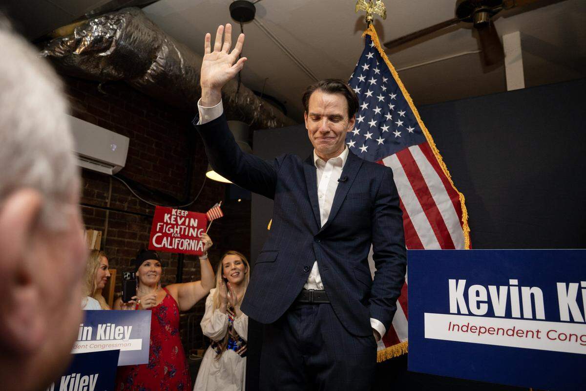 Independent congressional candidate Kevin Kiley addresses supporters at Fourscore Coffee in Roseville on primary election night, Tuesday, June 2, 2026.