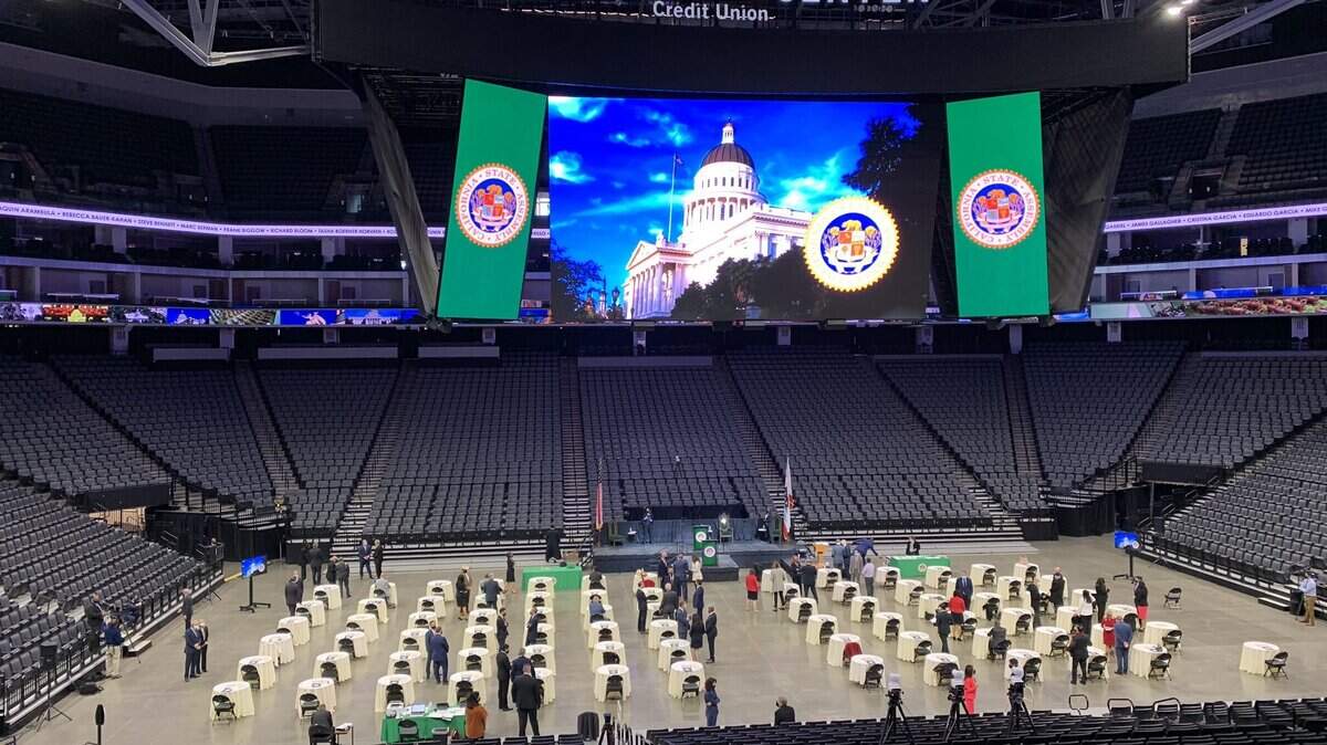 California Assemblymembers gather for the swearing-in ceremony at the beginning of the 2021-22 legislative session.