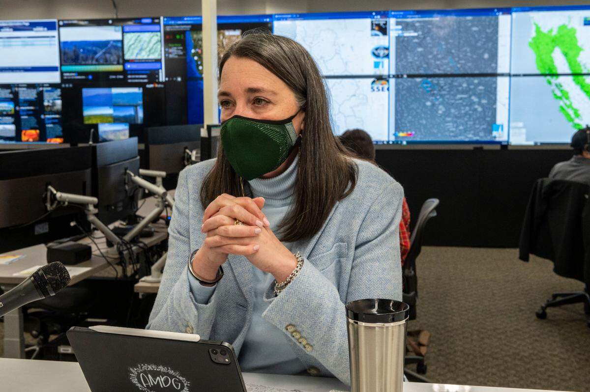 PG&E CEO Patti Poppe takes questions at the company’s fire risk command center at the San Ramon Valley Conference Center on Tuesday, Dec. 7, 2021.