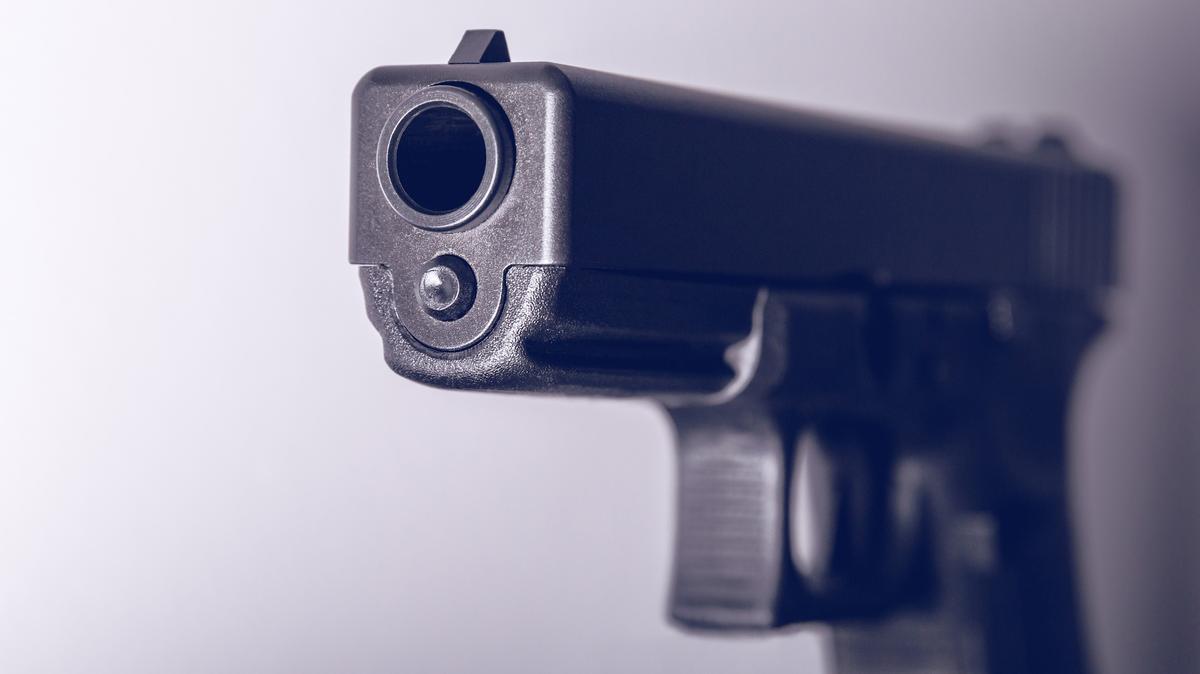 Gunmen shot two IHOP employees on their smoke break, Louisiana police say.
