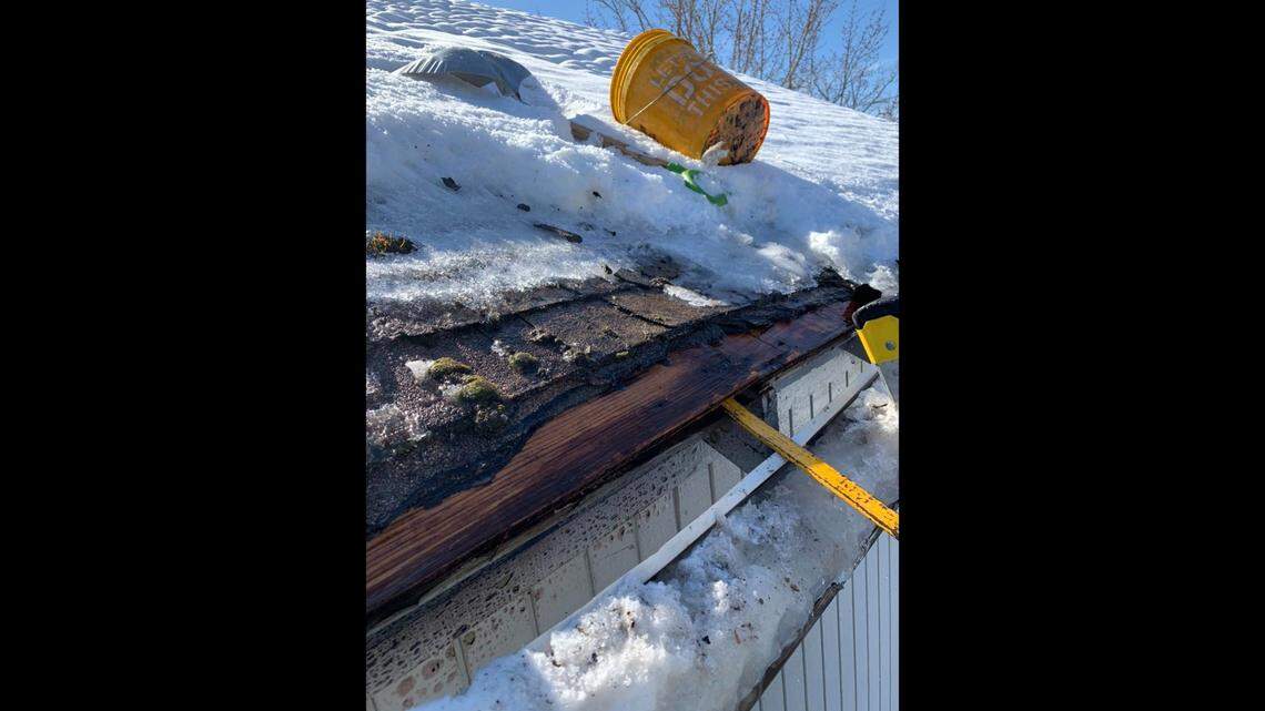 A Cornelius resident trying to melt ice in their gutters with a blowtorch inadvertently set their roof on fire, Oregon firefighters say.