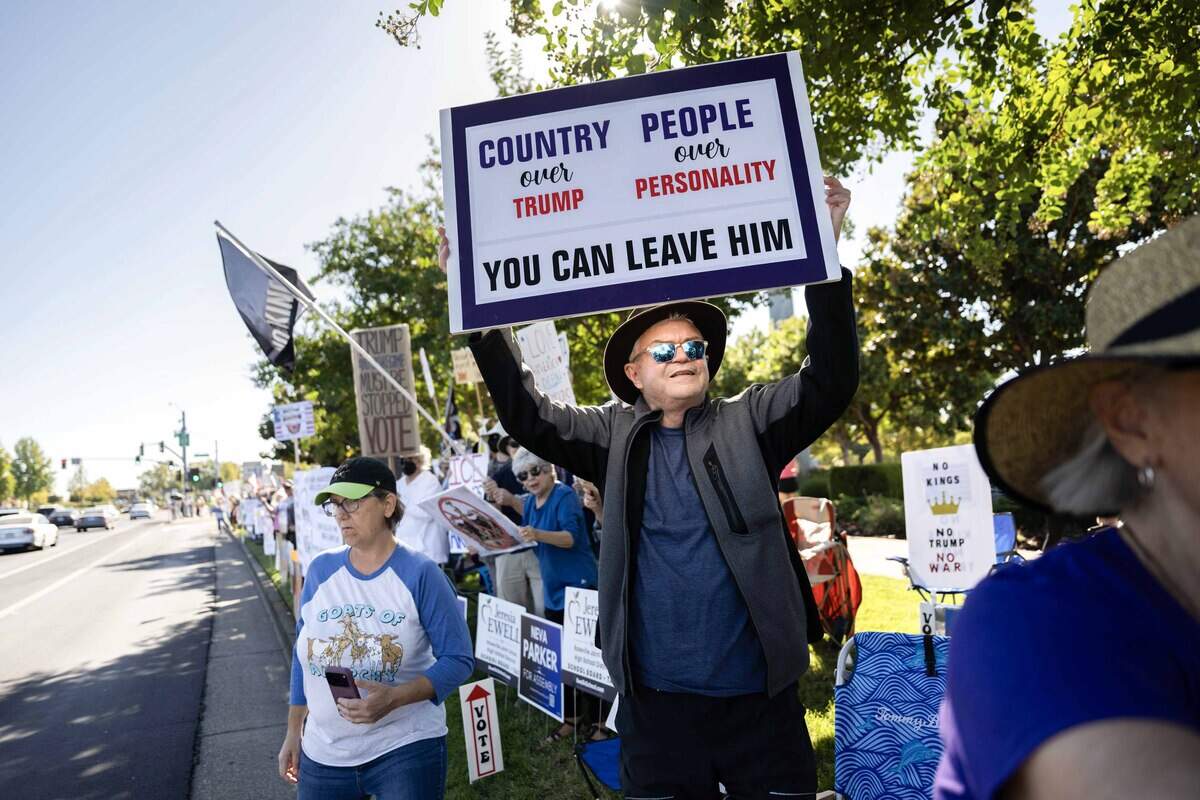 Protesters No Signs Sacramento-area ‘No Kings’ protests aim at get-out-the-vote ...