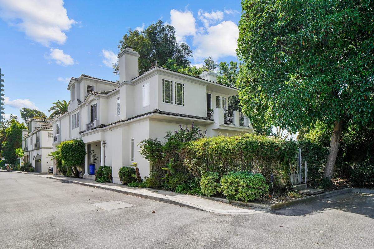 The former Marina del Rey home of Kareem Abdul-Jabbar is four bedrooms and three bathrooms.