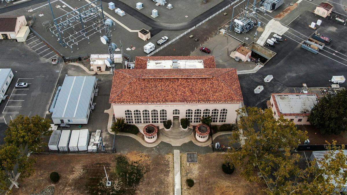 The 100-year-old PG&E Vaca-Dixon substation was built during a period of large-scale investment in California’s energy infrastructure. More transmission lines will need to built quickly if the state wants to meet its goals for clean energy.