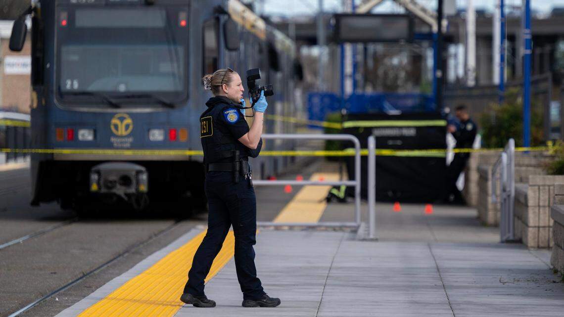 ca-law-can-i-pull-into-an-intersection-to-turn-left-on-road