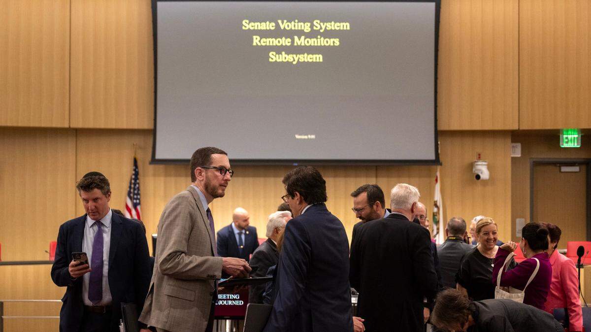 The California Senate, meeting in a special session held in the Capiol Swing Space building on Friday, passed a bill that could force the state’s oil refineries to store a minimum amount of fuel to prevent some spikes in gasoline prices.