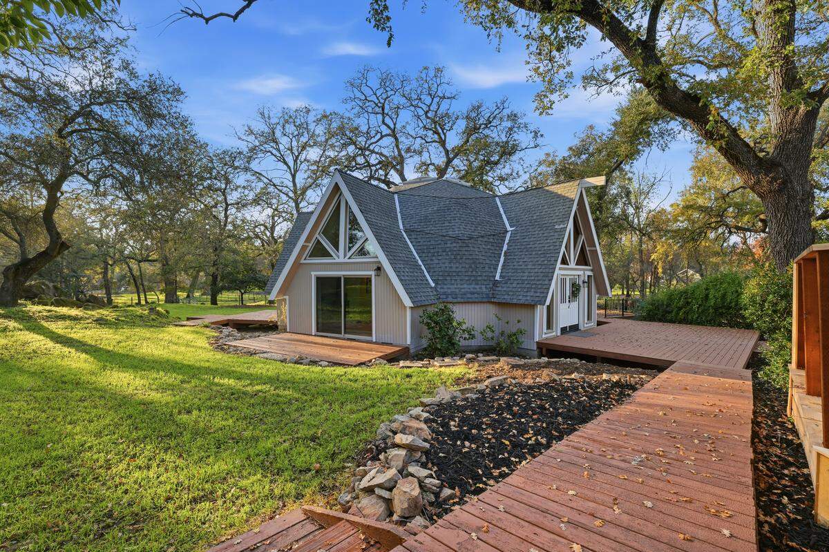 Listed for under $1.2 million, the dome home built in the 1970s is near Granite Bay’s high-end homes but undercuts their prices.