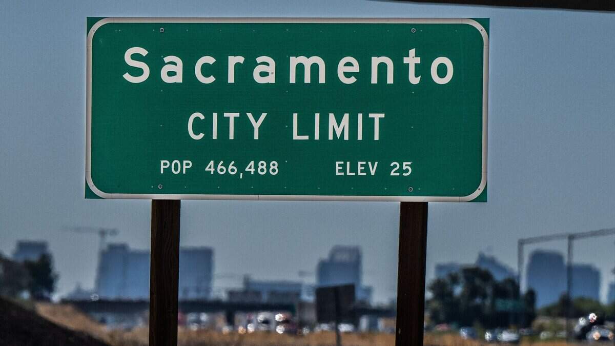 A sign with the city of Sacramento’s population count from the 2010 Census stands on earlier this month near the city limits on Highway 99 south, just before it merges with Interstate 5.