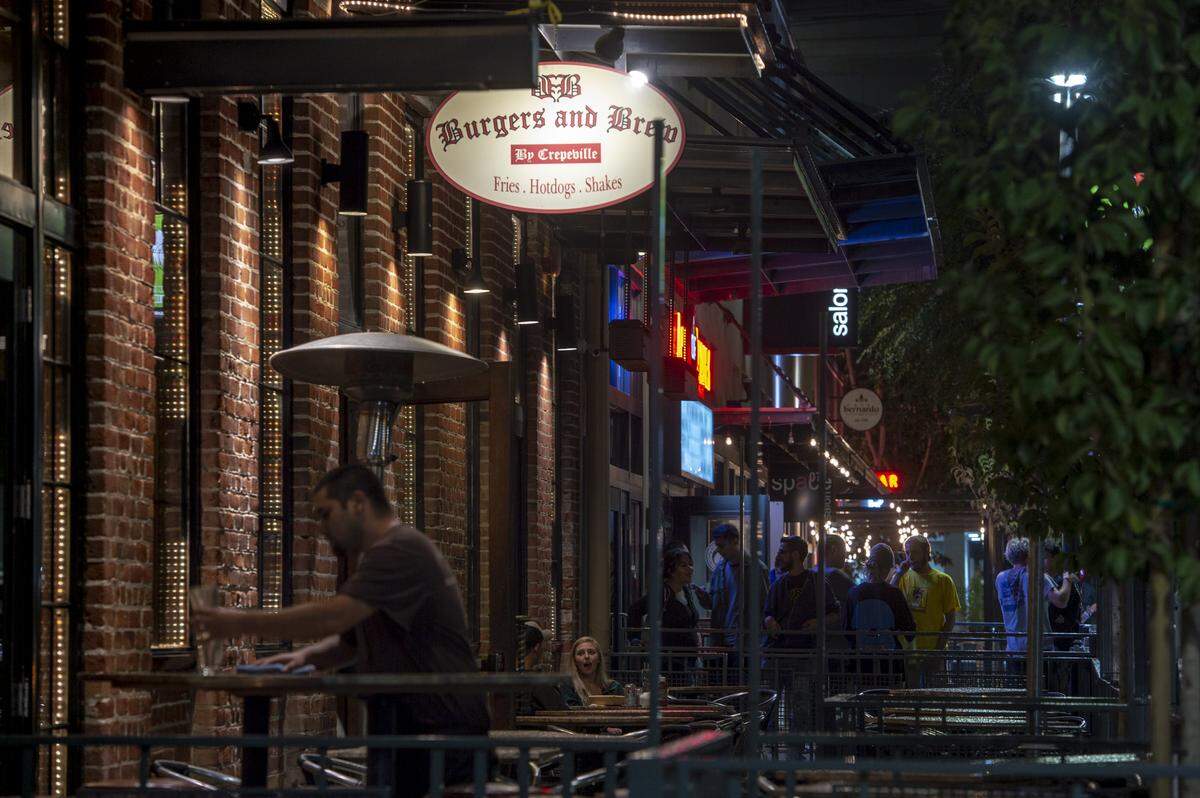 Burgers and Brew on R Street in Sacramento is open until 3 a.m. on Thursday thru Saturday, October 3, 2018.