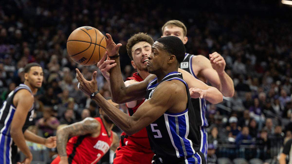 Sacramento Kings guard De’Aaron Fox (5) steals the ball from Houston Rockets center Alperen Sengun (28) at Golden 1 Center on Jan. 16. Fox on Wednesday confirmed the Kings are fielding trade offers for him.