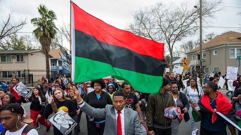 Hundreds of Sacramento students walk out, march to Capitol in Stephon Clark protest