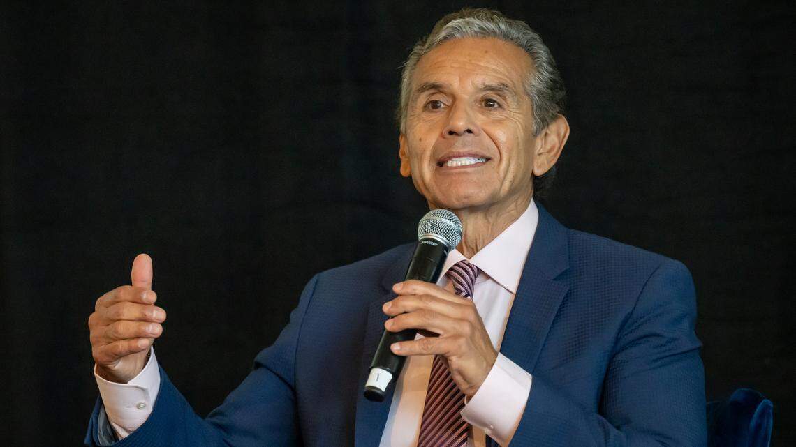 Villaraigosa urges Democrats to ‘fix what we broke’ at governor candidate forum