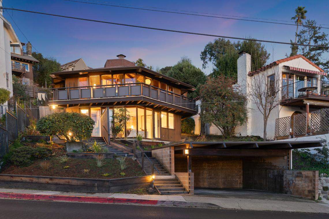 A 1963 Berkeley mid-century modern home featuring all original design elements was on the market for just two weeks and sold for 101% over the listing price, at $1.6 million.