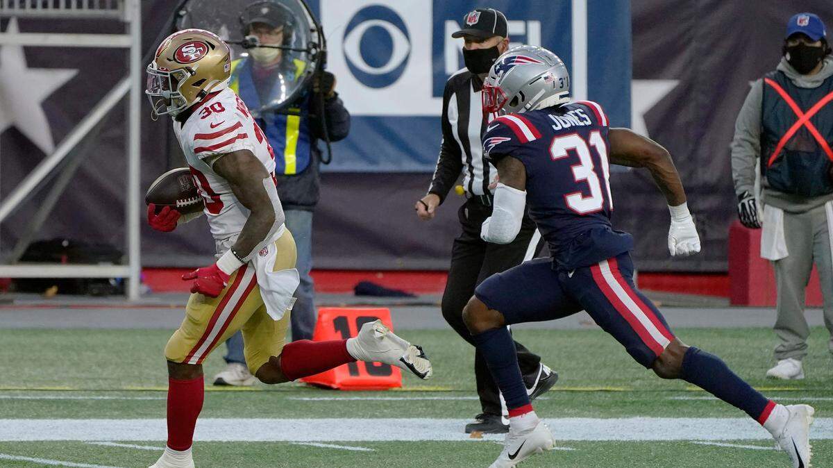 San Francisco 49ers running back Jeff Wilson Jr. racked up nearly 100 yards of rushing in the first half.