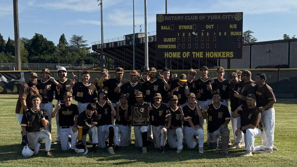 The Yuba City Honkers beat Saint Francis of Mountain View on Saturday to win the CIF Northern California Division II championship in Yuba City.