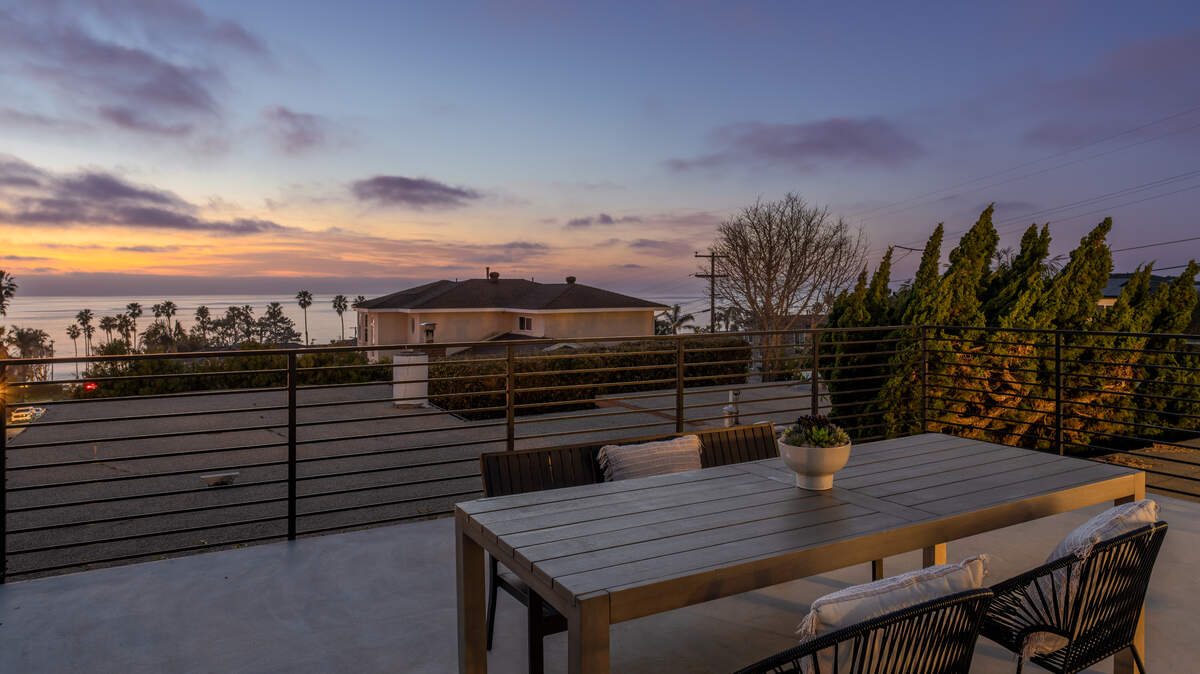 Luxury coastal San Diego home owned by Greg Maddux for sale