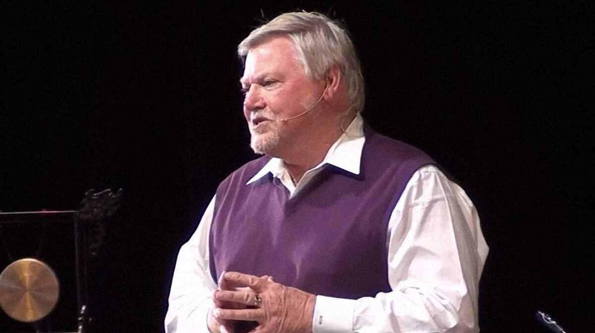 The Rev. Michael Moran speaks to the Spiritual Life Center congregation in 2013. The co-founder of the Arden Arcade congregation died March 24 at his home in Coeur d’Alene, Idaho. He was 75.