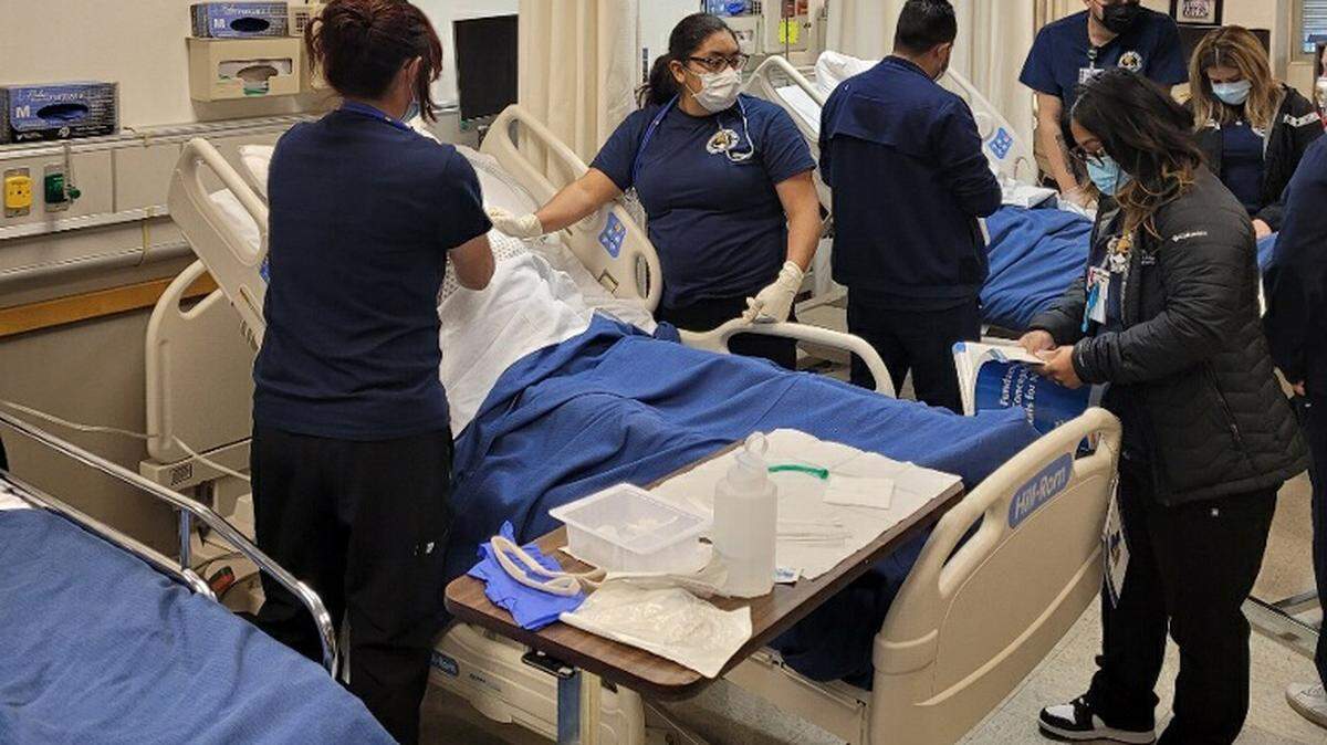 Madera Community College students experience hands-on training in the lab. Madera is part of the San Joaquin Valley Regional Hub for Healthcare Opportunity, led by UCSF School of Medicine in Fresno. UCSF Fresno is part of the California Medicine Scholars Program.