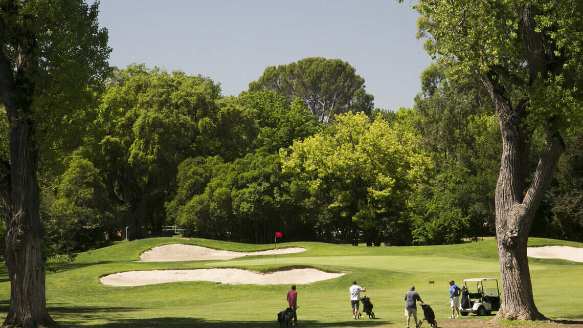 Sacramento leaders vow to protect golf course, but some residents have other ideas
