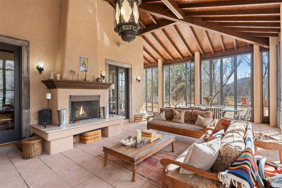 There’s a 6,500-square-foot primary house and 3,500-square-foot guest house.