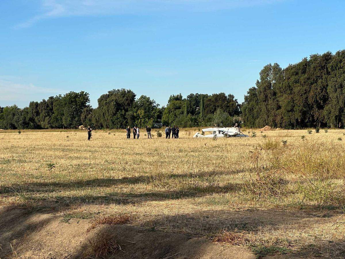 Authorities respond to a small plane crash in a field Thursday, Sept. 19, 2024, near West Sacramento. The Sacramento County Sheriff’s Office said its plane had made an emergency landing en route to Watts-Woodland Airport from Mather Airport.