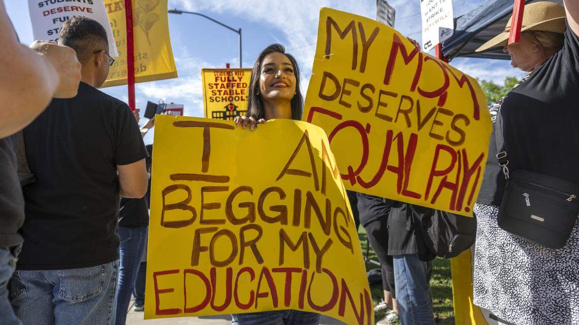 Teachers will return to class as strike ends in Sacramento-area school district