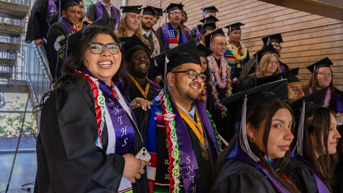 Esta preparatoria de Sacramento da a sus alumnos una ventaja para ir a la universidad