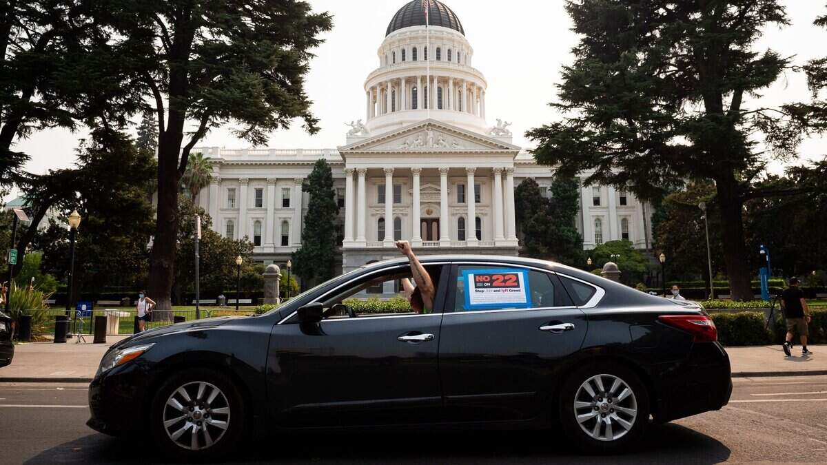 Union representing Uber, Lyft gets certified in California. What to know.