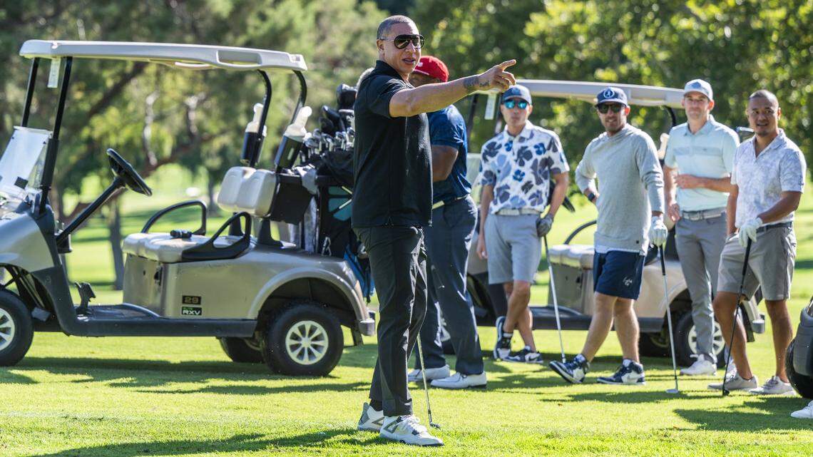 Phil Oates Celebrity Golf Classic features former Kings and pro football Hall of Famers