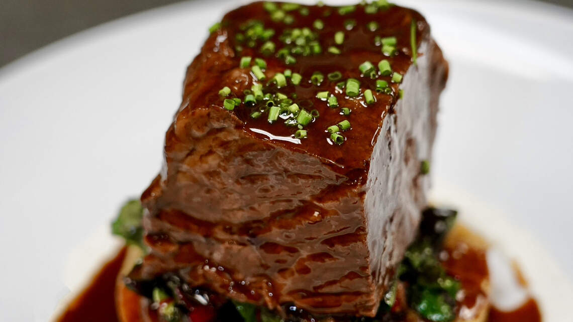 Sacramento is getting a new upscale steakhouse and bar — jeans and jerseys, encouraged