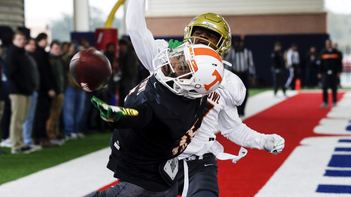 South wide receiver Jauan Jennings of Tennessee catches a pass as he participates in drills before the Senior Bowl in January.