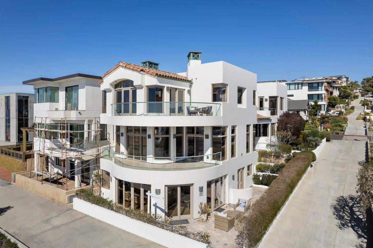 If it goes for the asking price of $25 million, this Manhattan beach home on The Strand could set a price record.