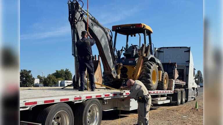 Backhoe strikes Highway 50 overpass in Rancho Cordova, knocks concrete loose