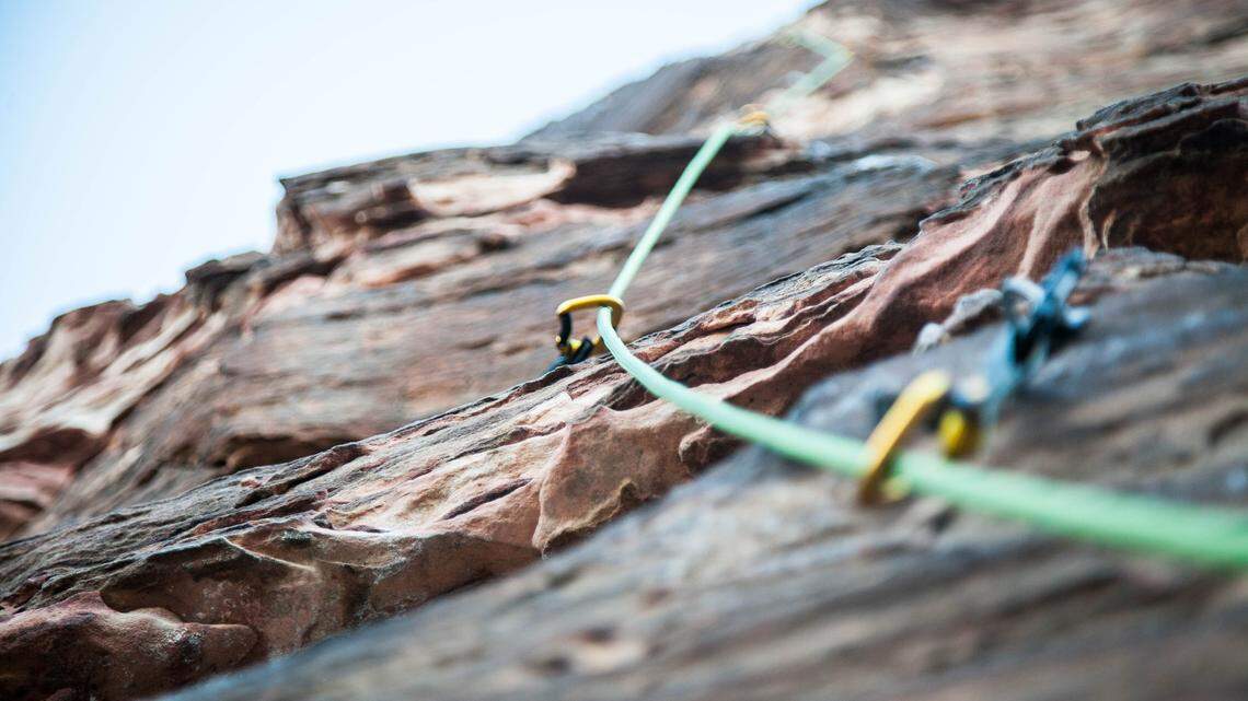 A group of mountaineers witnessed a solo climber fall 200 feet to his death from a California mountain, according to media reports. 