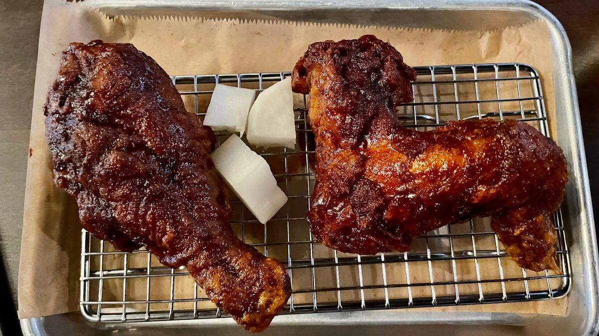 Seoul St. Midtown’s chimaek includes two pieces of Korean fried chicken and a draft beer.