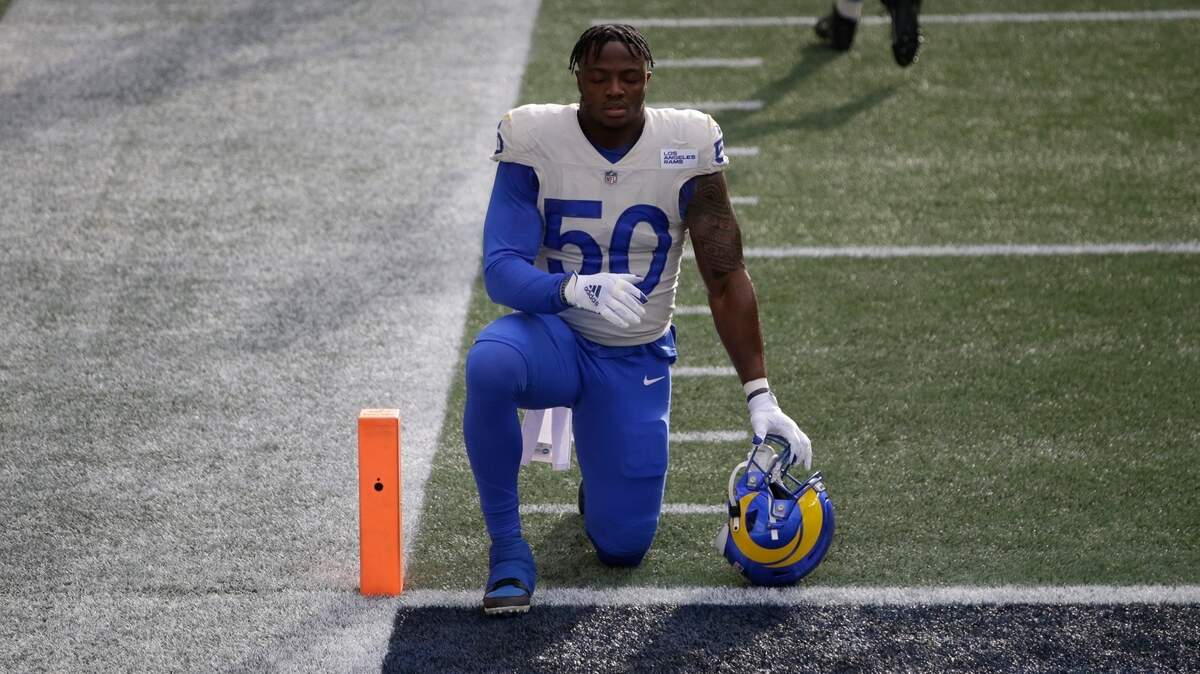 Los Angeles outside linebacker Samson Ebukam signed a two-year deal with the 49ers, it was reported Monday.