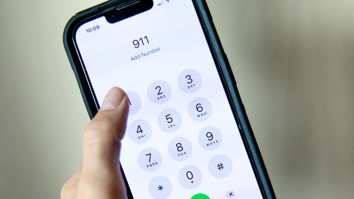 California’s effort to update its 911 emergency notification network is needlessly abandoning the right solution.