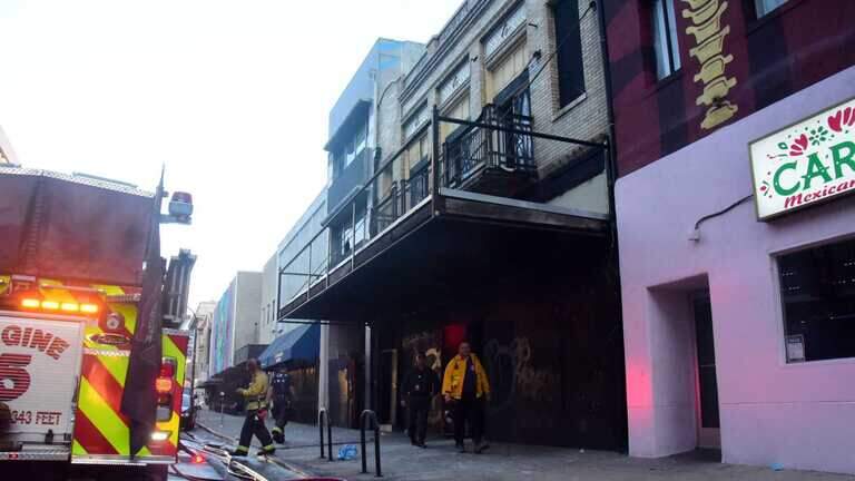 2 firefighters hospitalized after fire spreads across floors in downtown Sacramento