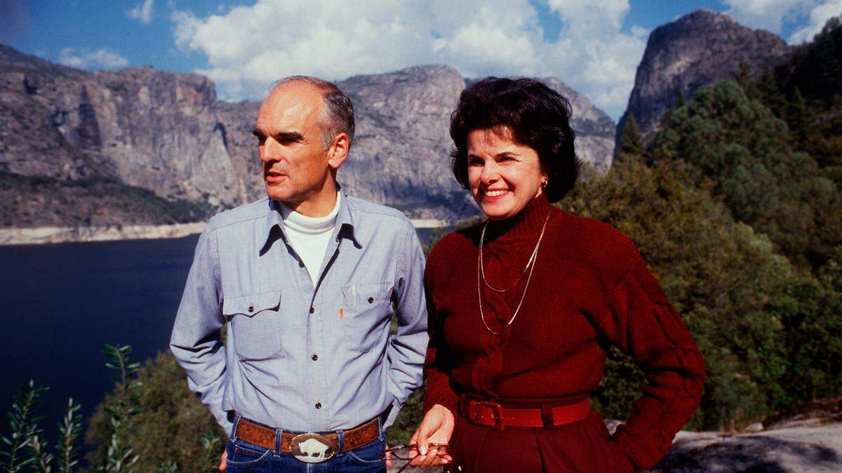 Then-San Francisco Mayor Dianne Feinstein and Interior Secretary Donald Hodel and talk at the Hetch Hetchy Reservoir in October 1987.