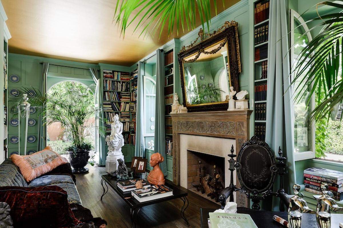 Declared South Pasadena’s Cultural Heritage Landmark #23, this estate features lush gardens with mature trees and water features, and is potentially eligible for state and national historic registers—an extraordinary blend of history and serenity.