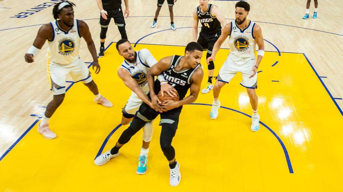 Which team is winning the battle for the hearts of Modesto-area fans, the Golden State Warriors or the Sacramento Kings?