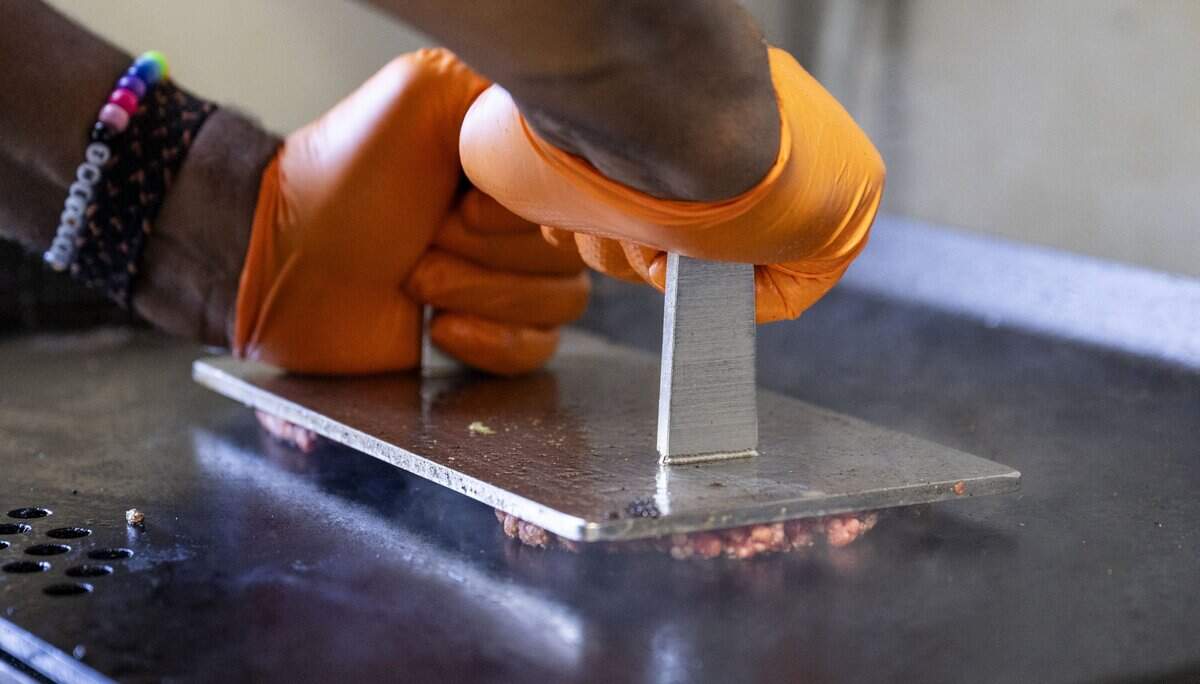 Plush Burger opens in Curtis Park with smash burgers | Sacramento Bee