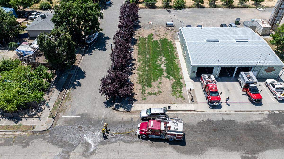 Dunnigan Fire Protection District members conduct brush fire training in May.