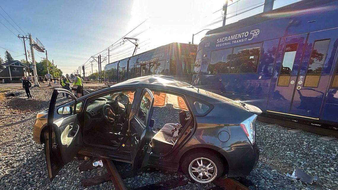 3 critically injured after Sacramento light rail train hits car in Rancho Cordova