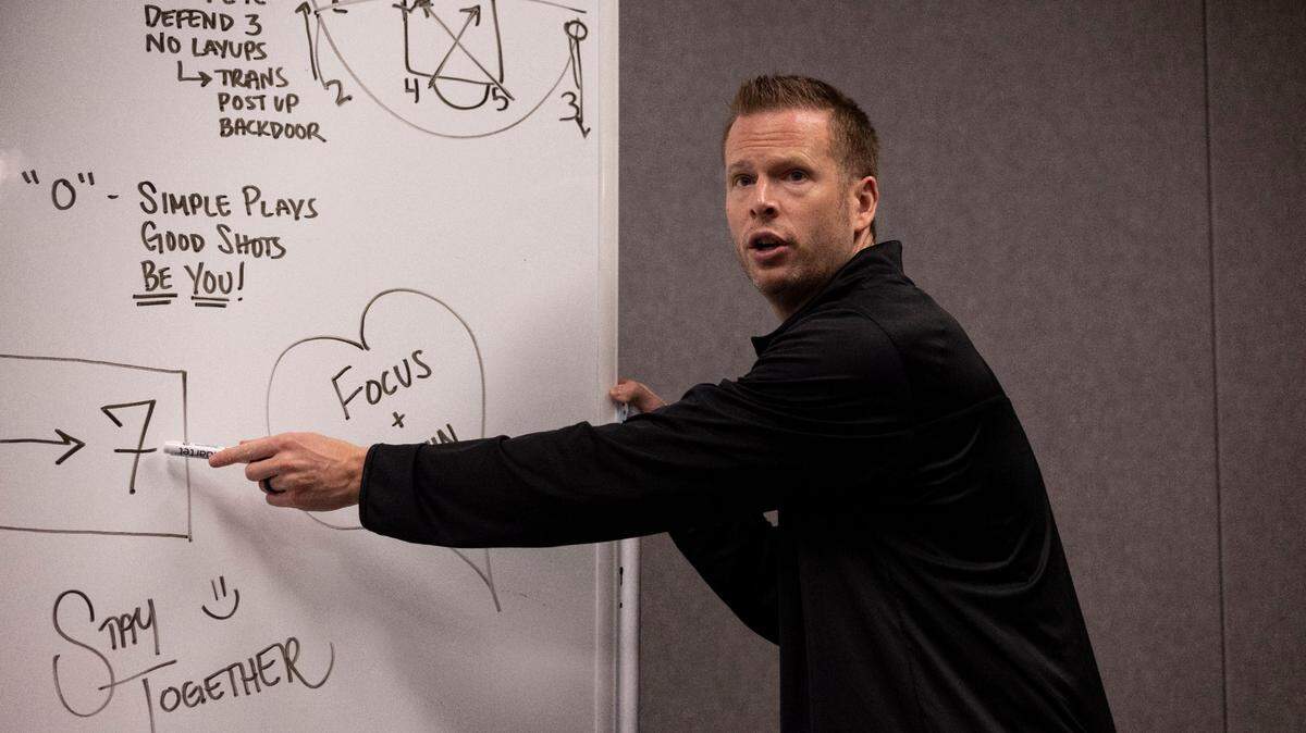 Mark Campbell, the first-year coach for the Sacramento State women’s basketball program, talks to his team on Tuesday, Nov. 23, 2021, prior to a basketball game at the Golden 1 Center in Sacramento.