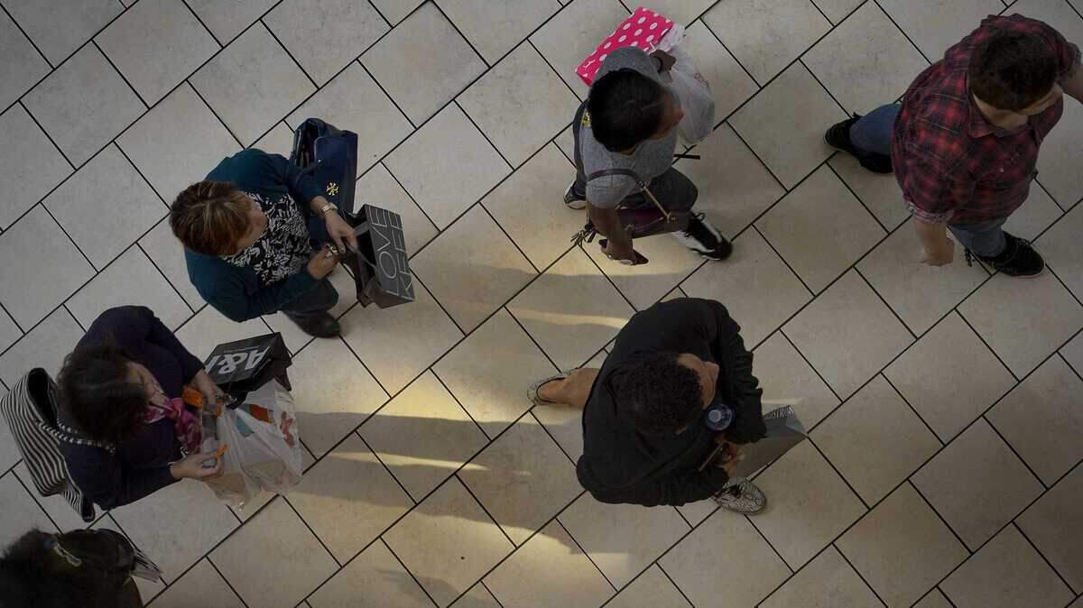The Arden Fair mall has partnered with local organizations, as well as the city of Sacramentoâs popup events program, in an effort to quell violence at the popular shopping destination. Itâs incorporating the cityâs larger ongoing program that was spearheaded by Sacramento Mayor Darrell Steinberg and the Sierra Health Foundation after last yearâs incidents at the mall.
