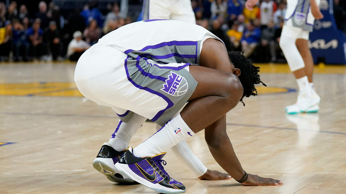 Sacramento Kings forward Chimezie Metu reacts during the second half of the team’s NBA basketball game against the Golden State Warriors in San Francisco, Monday, Nov. 7, 2022. (AP Photo/Jeff Chiu)