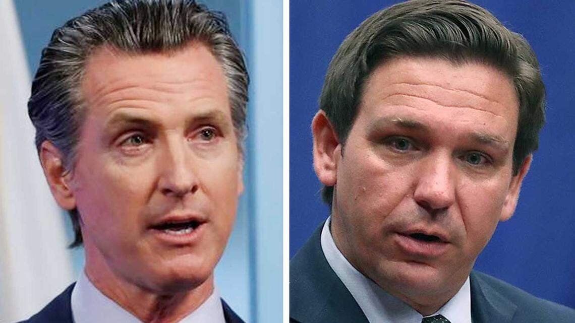 Funcionarios de California, incluido el gobernador Gavin Newsom, a la izquierda, critican al gobernador de Florida, Ron DeSantis, de quien creen que orquestó un viaje de migrantes de Texas a Sacramento. El lunes, Newsom, un demócrata que ha intercambiado insultos con su rival republicano, llamó al candidato presidencial un...