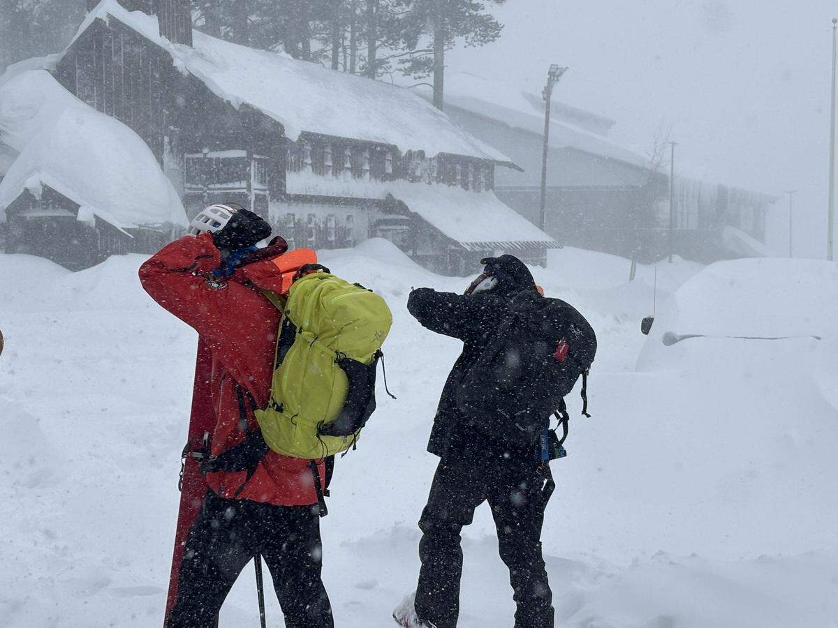 Rescue workers respond to an avalanche near Castle Peak in Nevada County involving 15 backcountry skiers Tuesday. Ten skiers were missing and six others survived and have been located, with a rescue underway, sheriff’s officials said that afternoon.