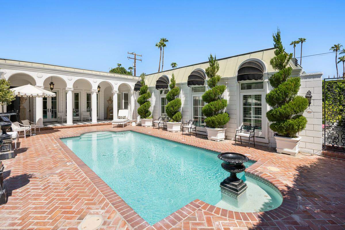 It’s called “La Petite Maison,” and it’s ​landed on the real estate market in sunny Palm Springs, California, for $2.995 million.